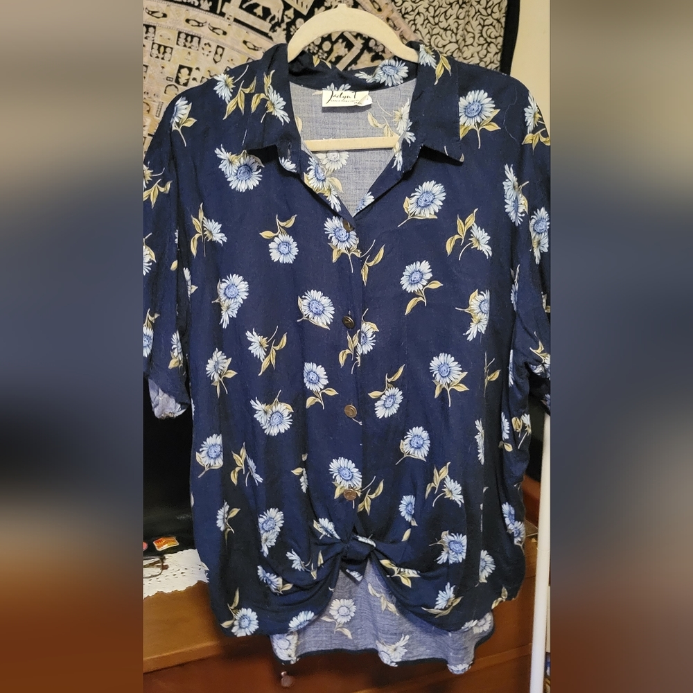 GORGEOUS Vintage Dad Button Up Shirt